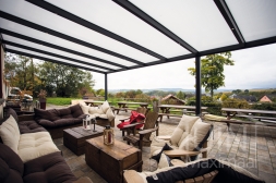 Moderne Gumax Terrasoverkapping in mat antraciet van 8,06 x 4 meter met opaal polycarbonaat dakplaten inclusief Gumax® verlichting Moderne Gumax Terrasoverkapping in mat antraciet van 8,06 x 4 meter met opaal polycarbonaat dakplaten inclusief Gumax® verlichting