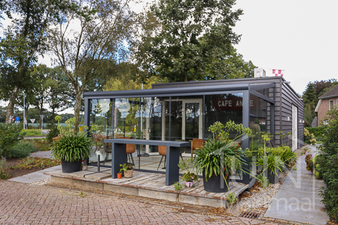Garden Shed with a Veranda: Modern or Rustic?
