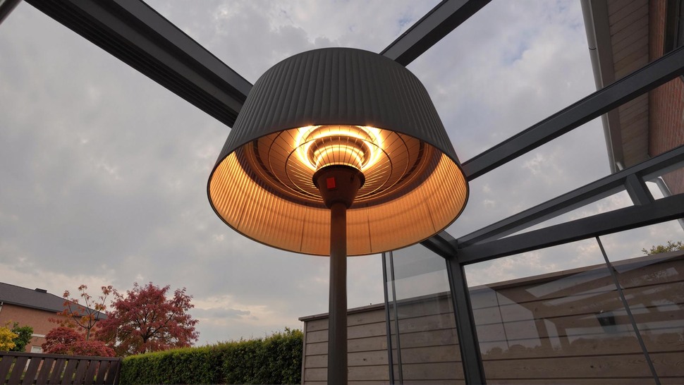 Standing electric patio heater